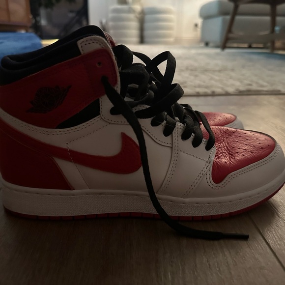 Air Jordan 1 Retro High OG - Picture 3 of 6